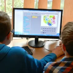 Co to są elektroniczne zasoby edukacyjne i jak je wykorzystać w nauce