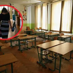 Kobieta wchodzi do pustej sali lekcyjnej, trzymając teczkę i doniczkę z kwiatami.