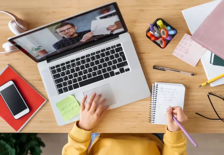 Co to jest nauczanie hybrydowe i jak zmienia edukację?