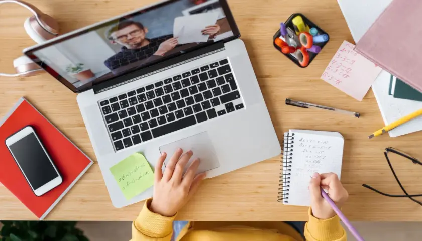 Co to jest nauczanie hybrydowe i jak zmienia edukację?