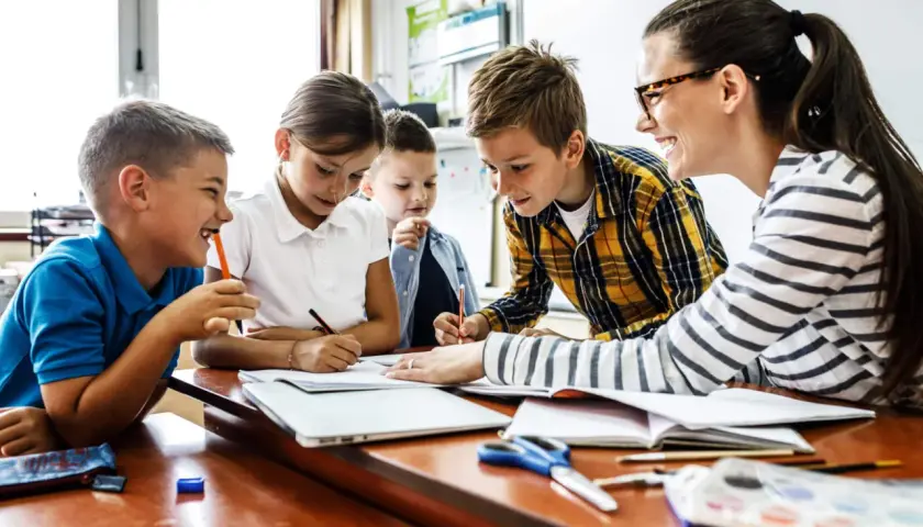 Po jakich studiach można pracować w przedszkolu i uniknąć problemów?