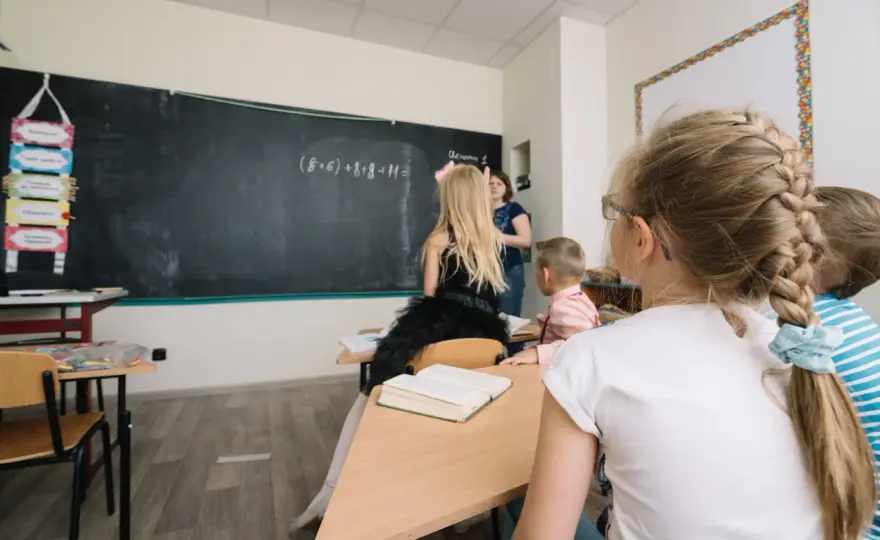 Dodatek za wychowawstwo: ile wynosi i komu przysługuje?