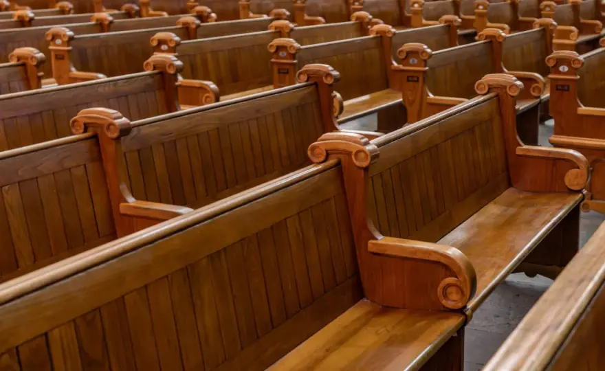 Rezygnacja z religii i apostazja: Jak to zrobić krok po kroku?