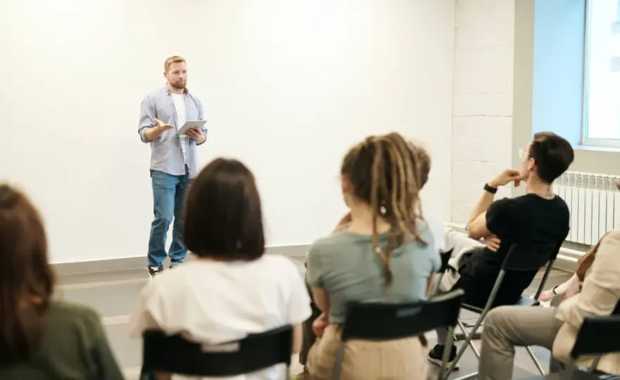 Jakie studia zapewniają przygotowanie pedagogiczne i jak je zdobyć