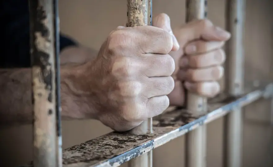Jak skontaktować się z wychowawcą osadzonego i uniknąć problemów