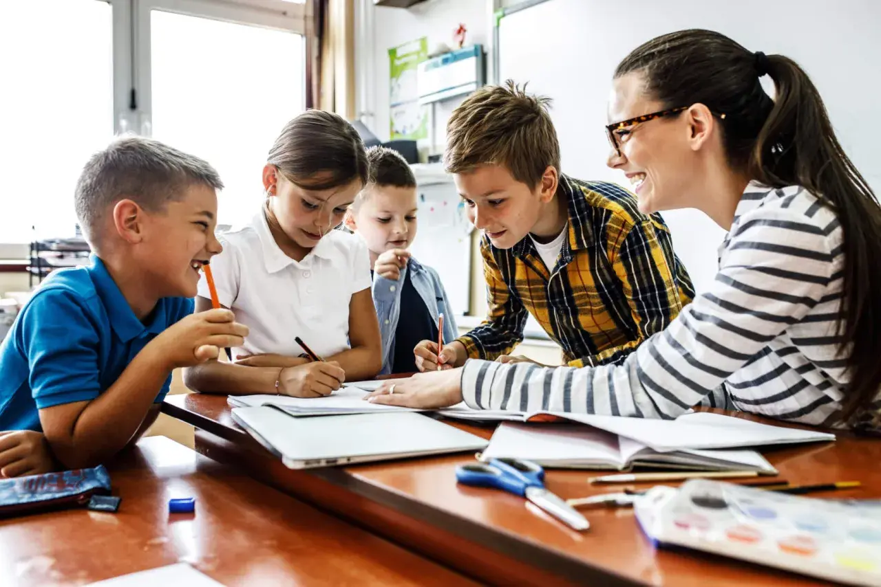 Po jakich studiach można pracować w przedszkolu i uniknąć problemów?