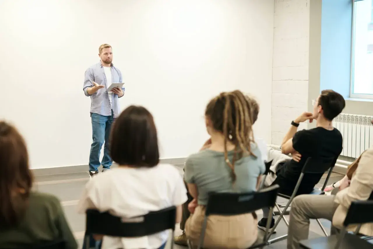Jakie studia zapewniają przygotowanie pedagogiczne i jak je zdobyć
