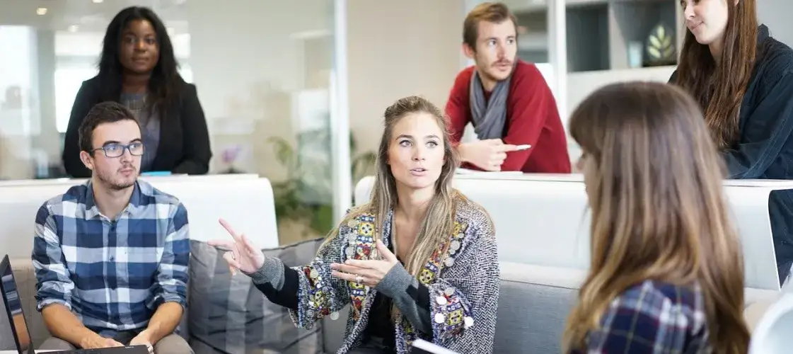 Zdjęcie Po jakich studiach praca w banku? Kluczowe kierunki i wymagania